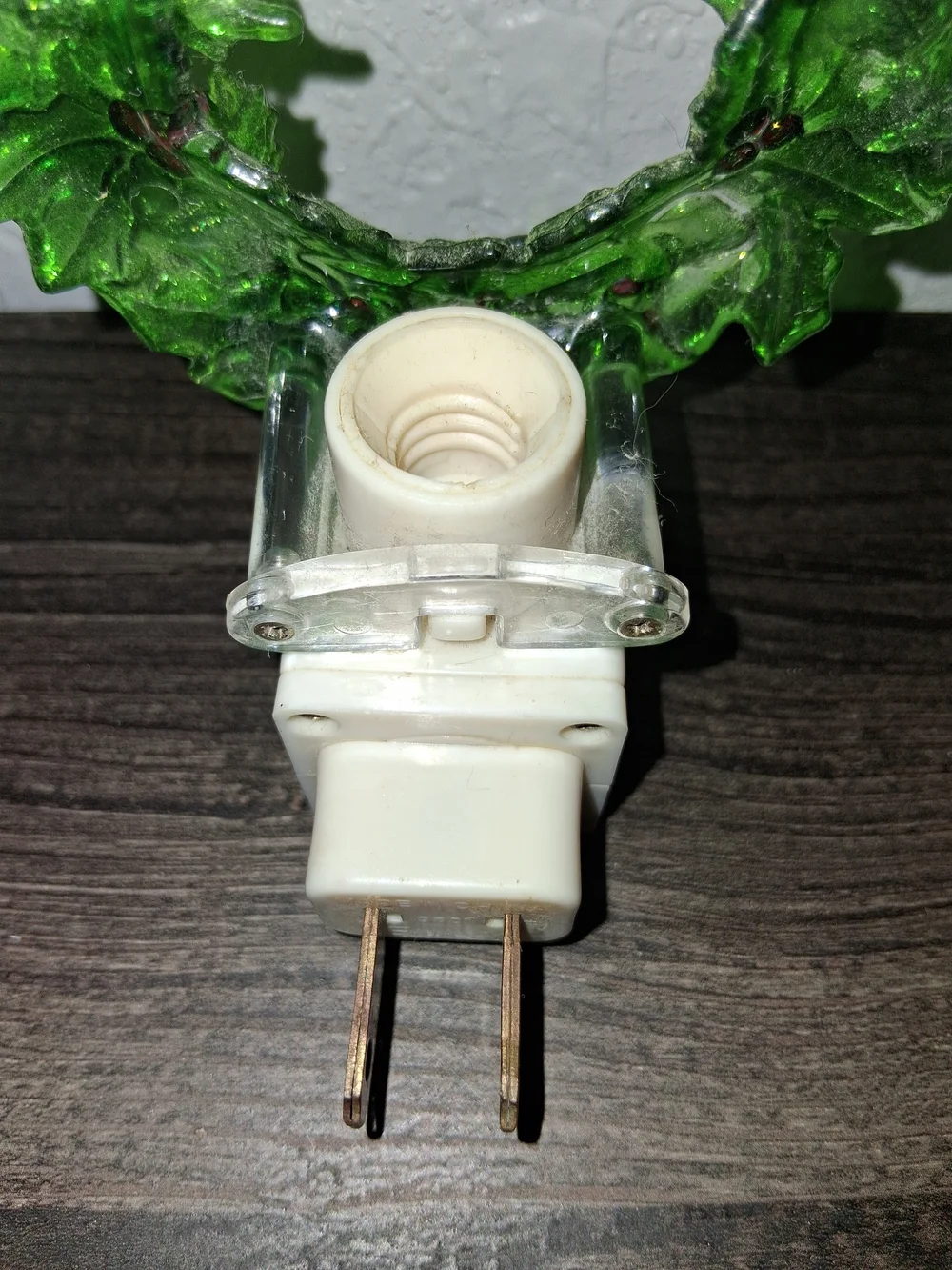 ​Vintage Christmas Green Holly Wreath Night Light Plug In Acrylic Berries 5 Inch